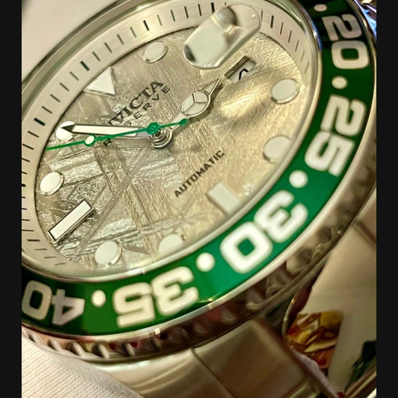 Invicta Reserve 34201 Genuine Meteorite Dial Watch - Picture 8 of 12